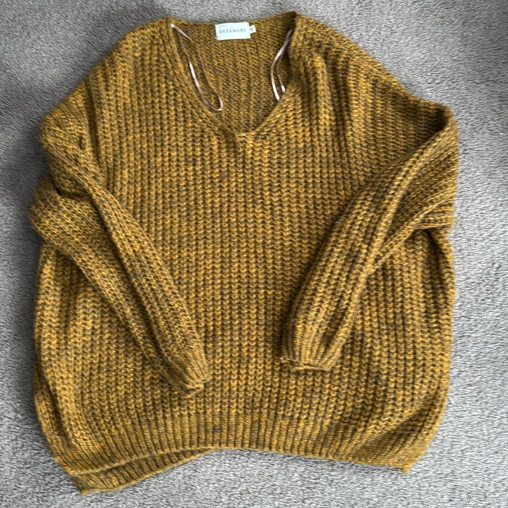 Dreamers knit sweater